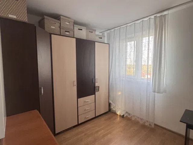 Apartament 3 camere - Tatarasi