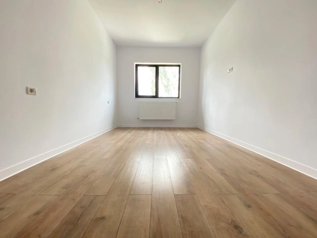 Apartament 3 camere - Miroslava