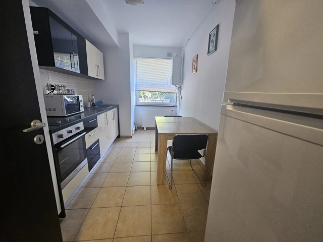 Apartament 5 camere - Podul de Fier