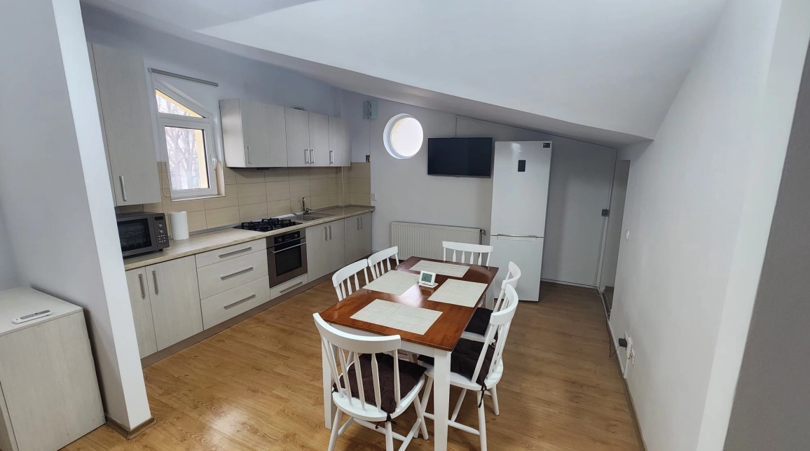 Oferta De inchiriat apartament, 3 camere, decomandat, 100 mp, Nicolina,  La Doi Pasi imagine 4