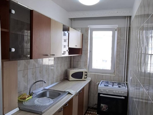 Apartament de inchiriat, 2 camere,  decomandat,  45 mp, Podu Ros,  (Liceul Racovita) 163115