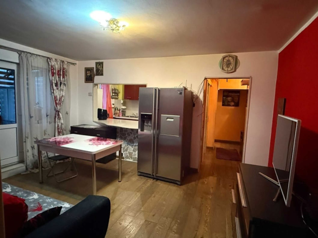 3 camere,  semidecomandat,  64 mp, de vanzare apartament in zona Mircea cel Batran,   162108