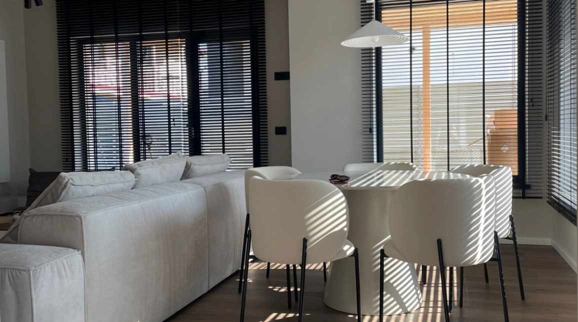 Oferta Casa de vanzare, 4 camere, 120 mp, Breazu,  La intrare  imagine 5