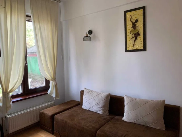 Apartament 3 camere - Tatarasi