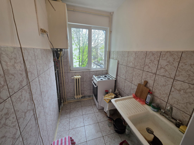 Alexandru cel Bun apartament  50 mp, 3 camere,  nedecomandat, de vanzare,  (Minerva) 162174