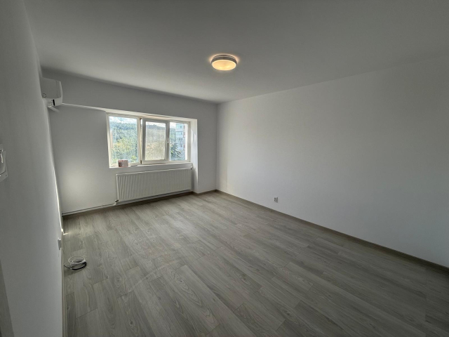 Apartament, 2 camere  decomandat,  56 mp, Dacia, de vanzare,  (Bicaz) 163306