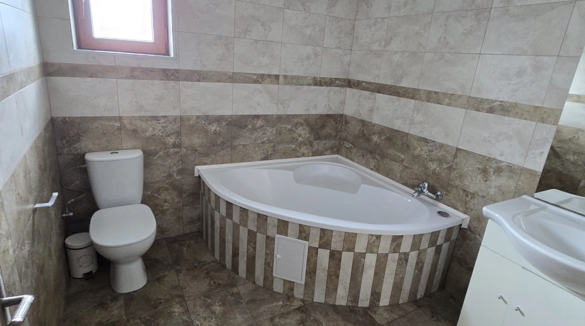 Oferta Casa, 4 camere , 118 mp, Miroslava, de vanzare,  notariat Miroslava imagine 5