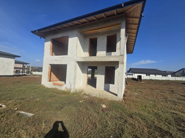 Apartament 4 camere - Vorovesti