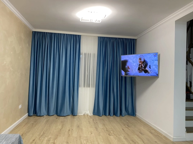 Apartament 5 camere - Breazu