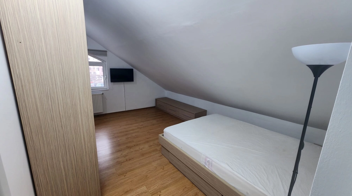 Oferta De inchiriat apartament, 3 camere, decomandat, 100 mp, Nicolina,  La Doi Pasi imagine 8
