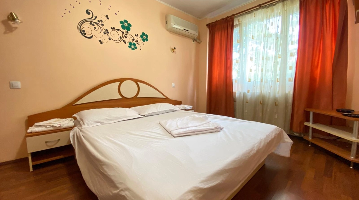 Oferta De vanzare apartament, 3 camere, semidecomandat, 66 mp, Podu Ros,  Bld Socola imagine 1