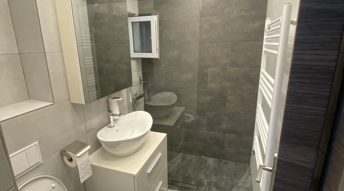 Oferta 3 camere, semidecomandat, 67 mp, de vanzare apartament in zona Podu Ros,  bld Tutora imagine 12