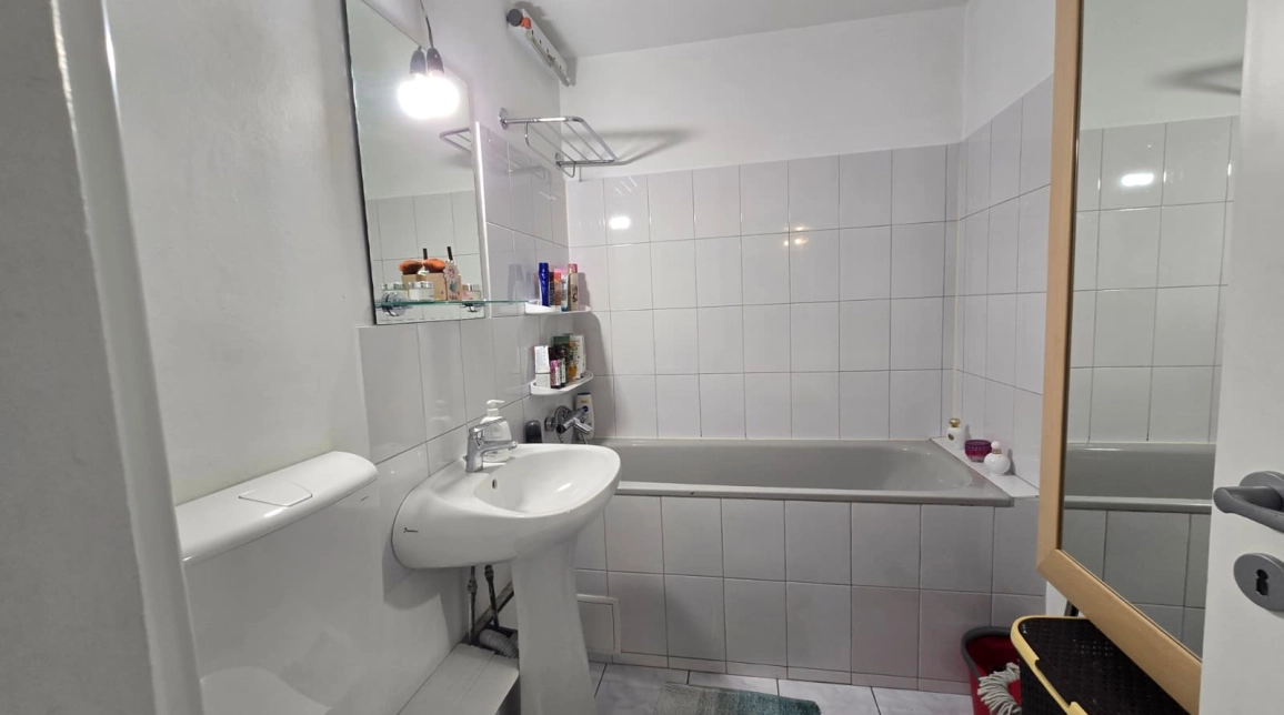 Oferta De vanzare apartament, 3 camere, decomandat, 70 mp, CUG,  Providenta imagine 12