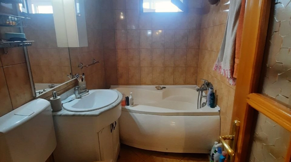 Oferta De vanzare apartament, 3 camere, decomandat, 72 mp, Calea Romanului,  OMV / Mihai Viteazul imagine 4