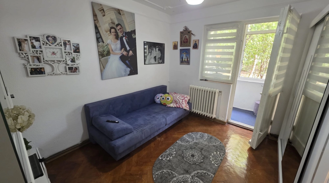 Oferta Apartament de vanzare, 2 camere, decomandat, 38 mp, Alexandru cel Bun,  Liceul Miron Costin imagine 1