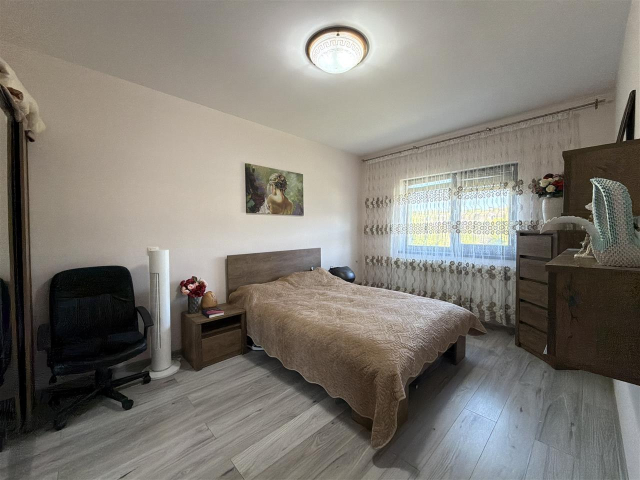 3 camere,  94mp, de vanzare vila in zona Tomesti,  (inainte de biserica) 162318