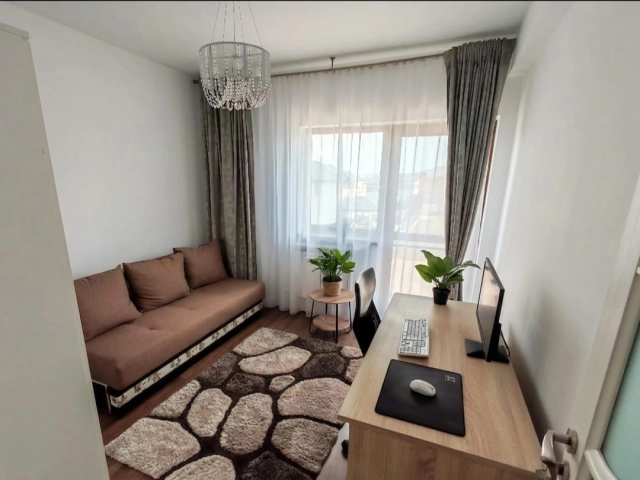Apartament 4 camere - Rediu