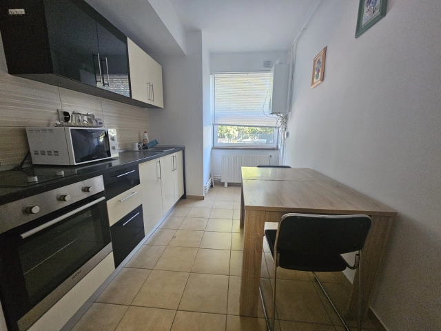 Apartament 5 camere - Podul de Fier