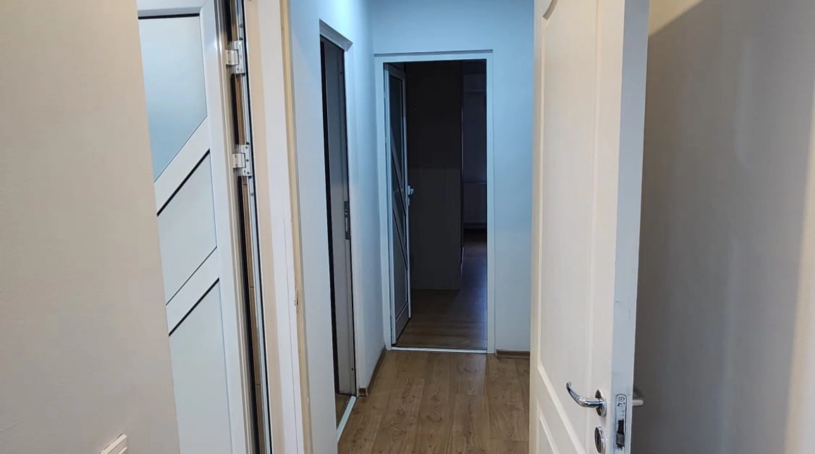 Oferta De inchiriat apartament, 3 camere, decomandat, 100 mp, Nicolina,  La Doi Pasi imagine 5