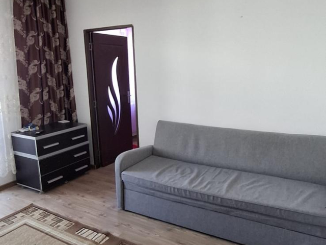 Apartament de inchiriat, 2 camere,  decomandat,  45 mp, Podu Ros,  (Liceul Racovita) 163115