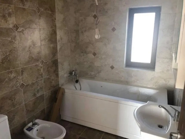 Apartament 3 camere - Miroslava