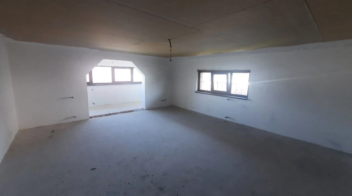 Oferta Casa, 6 camere , 270 mp, Roznov, de vanzare,   imagine 3