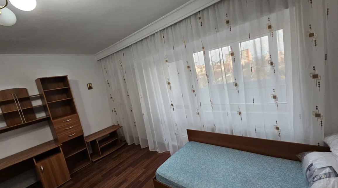 Oferta De inchiriat apartament, 1 camera, decomandat, 40 mp, Podu Ros,  Piata Nicolina imagine 2
