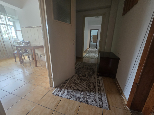 3 camere,  decomandat,  70 mp, de vanzare apartament in zona Centru Civic,  (Vis-a-vis de Palatul Culturii -Hala Centrala) 162928