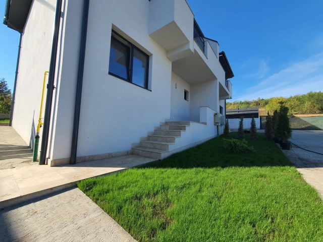 Apartament 4 camere - Bucium