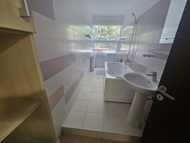 Apartament 5 camere - Podul de Fier