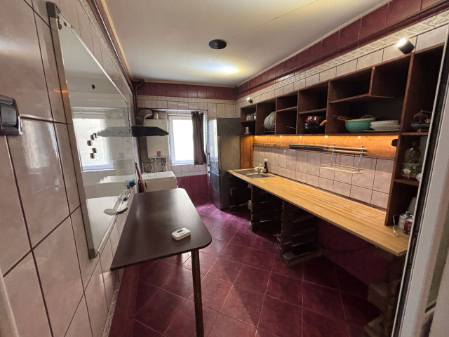 De vanzare apartament, 3 camere,  decomandat,  71 mp, Gara,  (Intersectia Arcu cu str. Garii) 162057