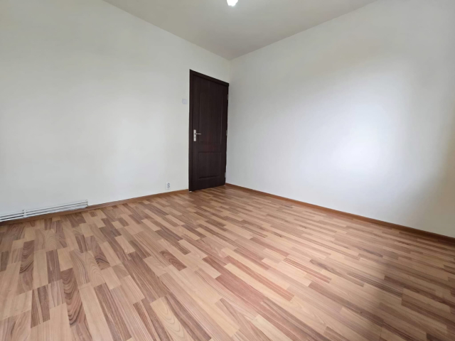 Mircea cel Batran apartament  42 mp, 2 camere,  semidecomandat, de vanzare,   162784