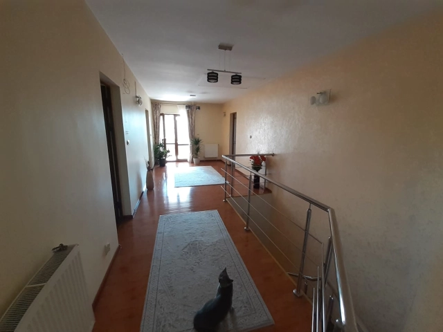 Apartament 4 camere - Pacurari