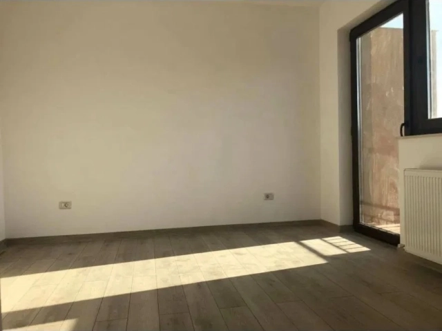 Apartament 3 camere - Miroslava