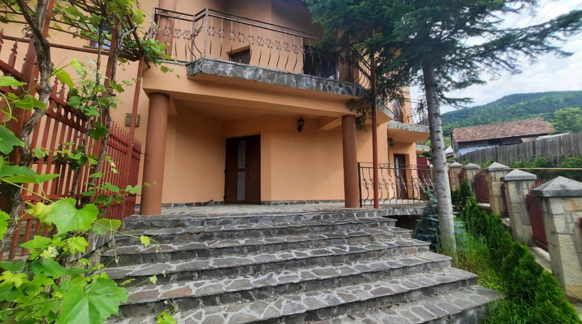 Oferta Alexandru cel bun (Jud. Neamt) casa 340 mp, 7 camere, de vanzare,  Bistrita imagine 2