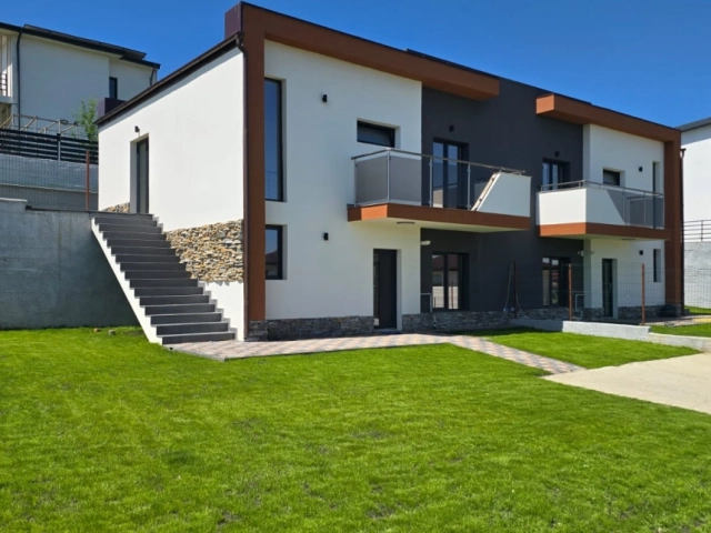 Apartament 3 camere - Miroslava