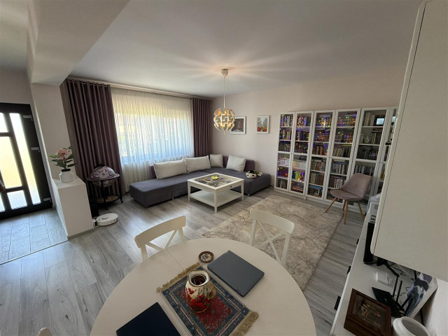 3 camere,  94mp, de vanzare vila in zona Tomesti,  (inainte de biserica) 162318
