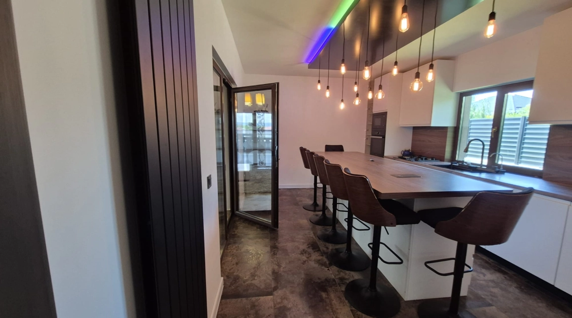 Oferta Casa, 5 camere , 148 mp, Valea Adanca, de vanzare,  5 drumuri imagine 4