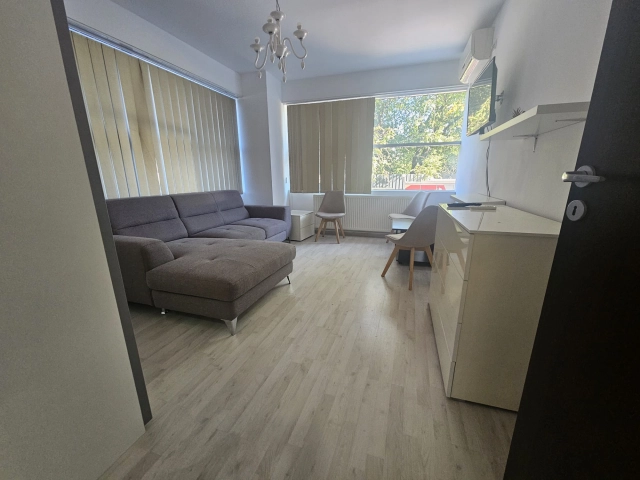 Apartament 5 camere - Podul de Fier
