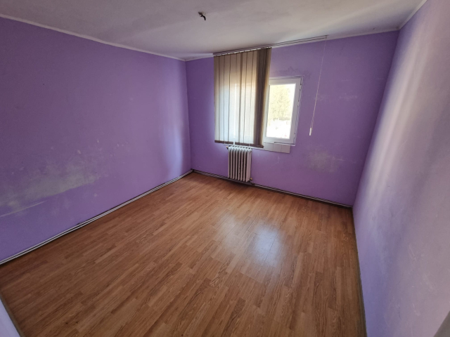 4 camere,  decomandat,  93 mp, de vanzare apartament in zona Tomesti,  (Scoala Patrascanu) 161683