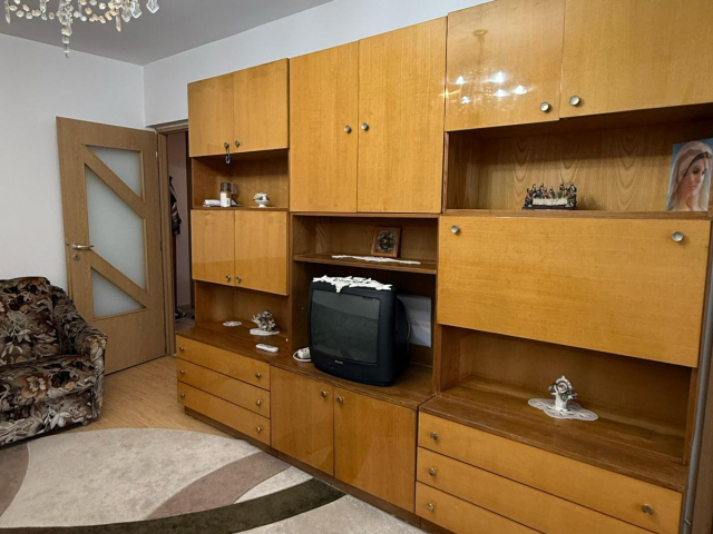 Podul de Fier apartament  47 mp, 2 camere,  decomandat, de vanzare,  (In apropiere Tudor Vladimirescu ) 161869