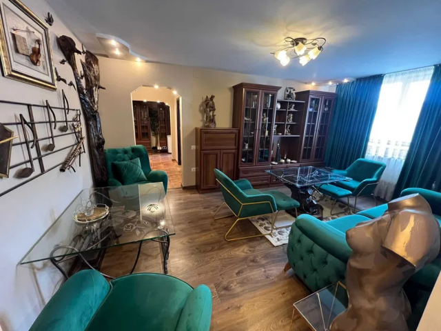 Apartament de vanzare, 3 camere,  semidecomandat,  69 mp, Darmanesti,   162360