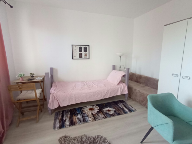 De vanzare apartament, 2 camere,  nedecomandat,  50 mp, Podu Ros,  (Sensul Giratoriu) 163167