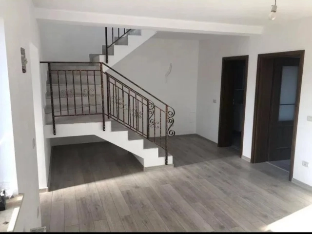 Apartament 3 camere - Miroslava