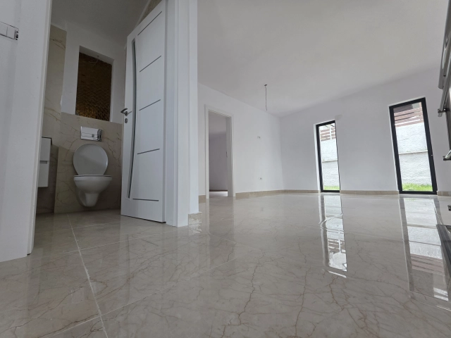 Apartament 3 camere - Miroslava