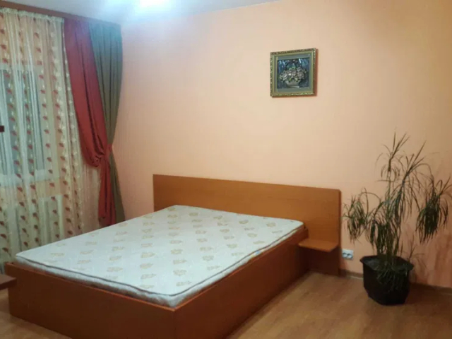 Apartament de inchiriat, 1 camera,  decomandat,  40 mp, Pacurari,  (Autocenter) 162675