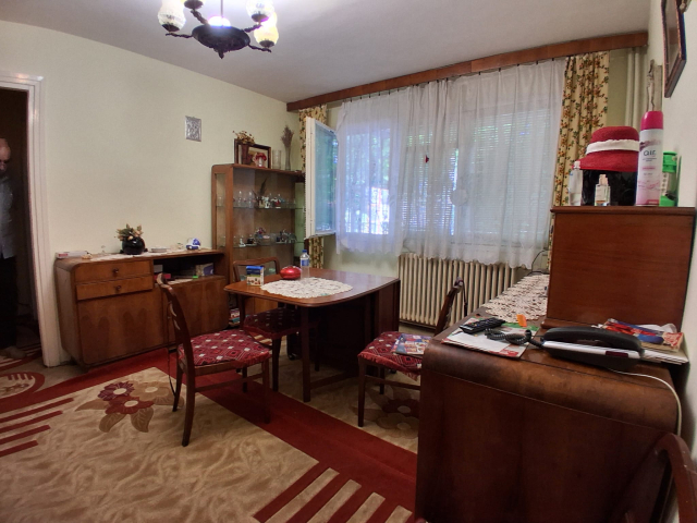 3 camere,  semidecomandat,  70 mp, de vanzare apartament in zona Podu Ros,  (Liceul Emil Racovita) 159608