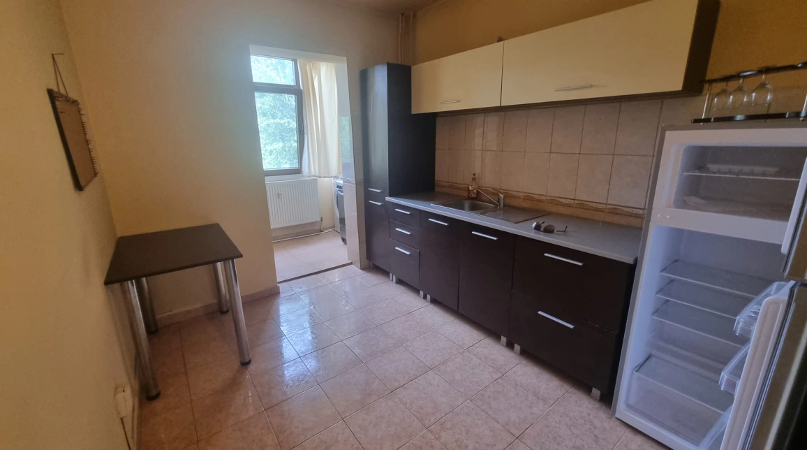 Oferta Apartament de vanzare, 1 camera, decomandat, 34 mp, Tatarasi,  Piata Doi Baieti imagine 3