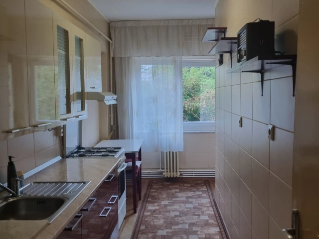 Apartament 3 camere - Centru
