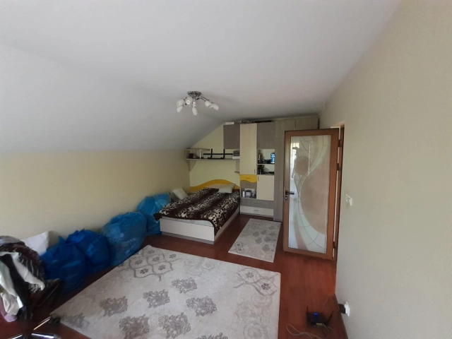 Apartament 4 camere - Pacurari